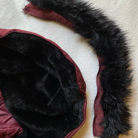 Women’s Hooded Down Coat with zipper, Drawstring Waist and Fur Hood Trim🍇🧥 - Picture 6 of 7